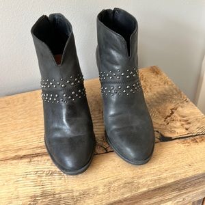 Lucky brand black booties women’s size 7.5